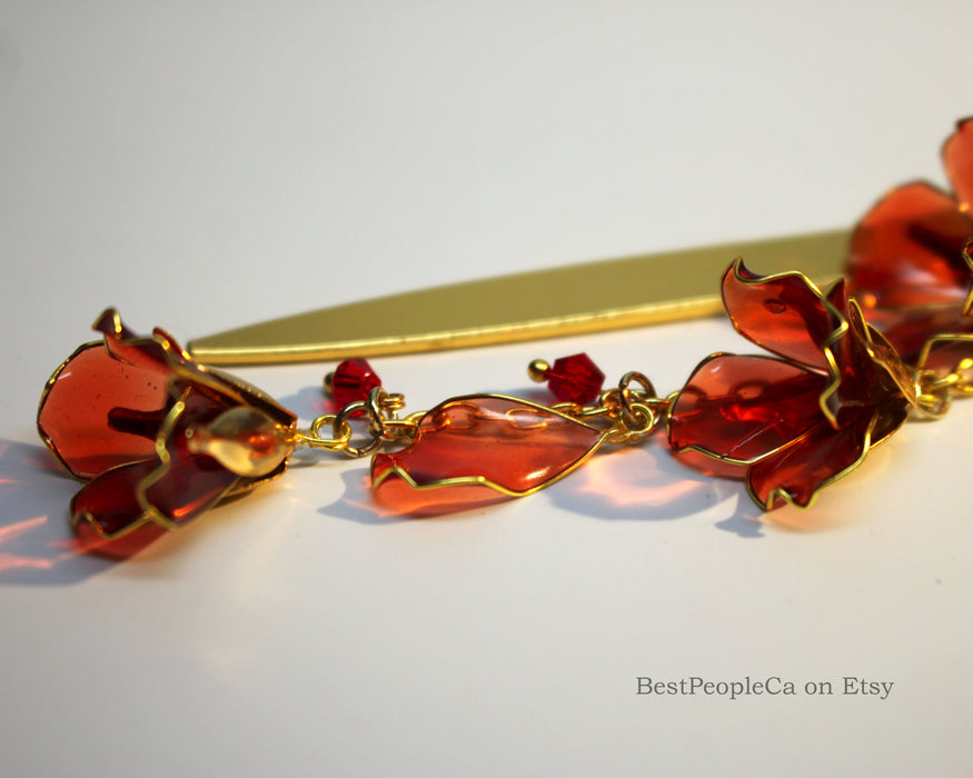 Red Resin Flower Hair Stick: Gold Kanzashi Hairpin